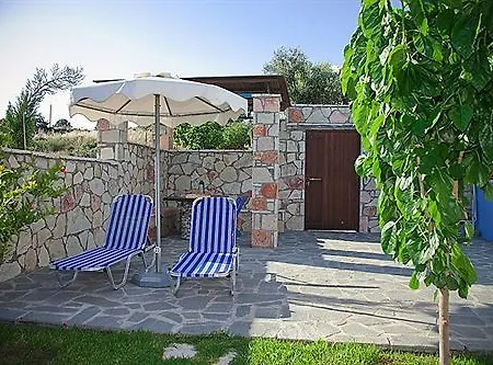 Petroto Sea View מלון 3*