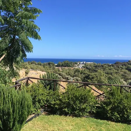 Petroto Sea View מלון