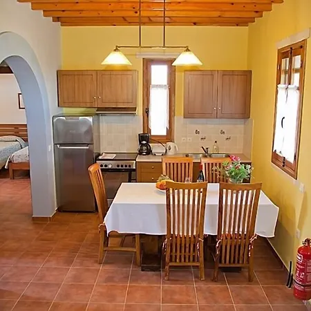 Petroto Sea View 호텔 키오타리